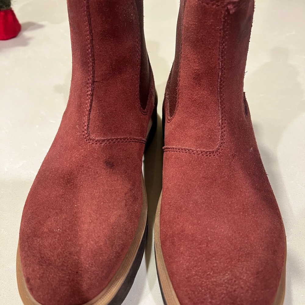 Sorel Women's Ankle Boots in Burgundy Suede